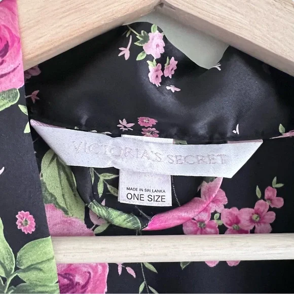 VTG Victoria’s Secret Robe Black Floral Short Wrap self tie belt One size - Picture 4 of 12